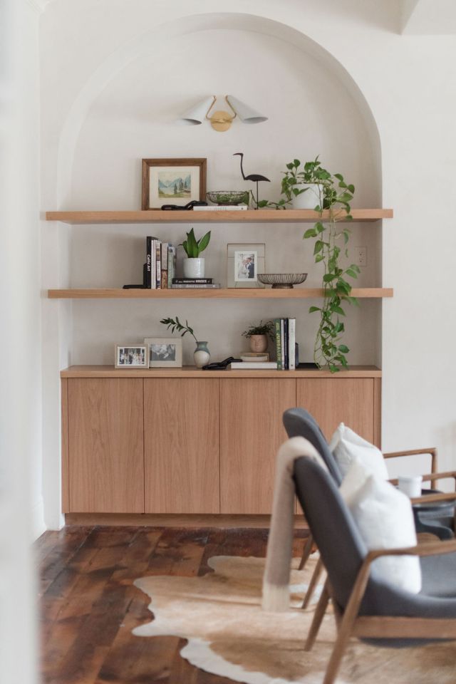 built-in shelves in archway alcove Design by LISA KOOISTRA  Photography by BLYNDA DACOSTA